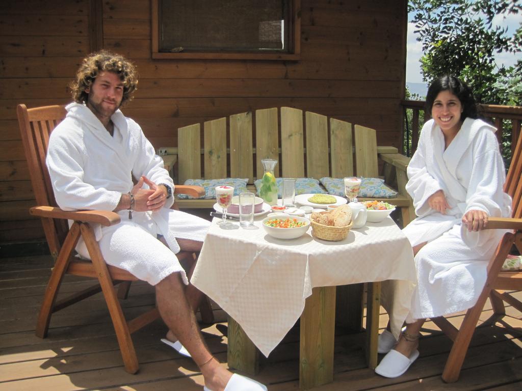 Spa In The Woods - B&B In Amirim Bilik gambar